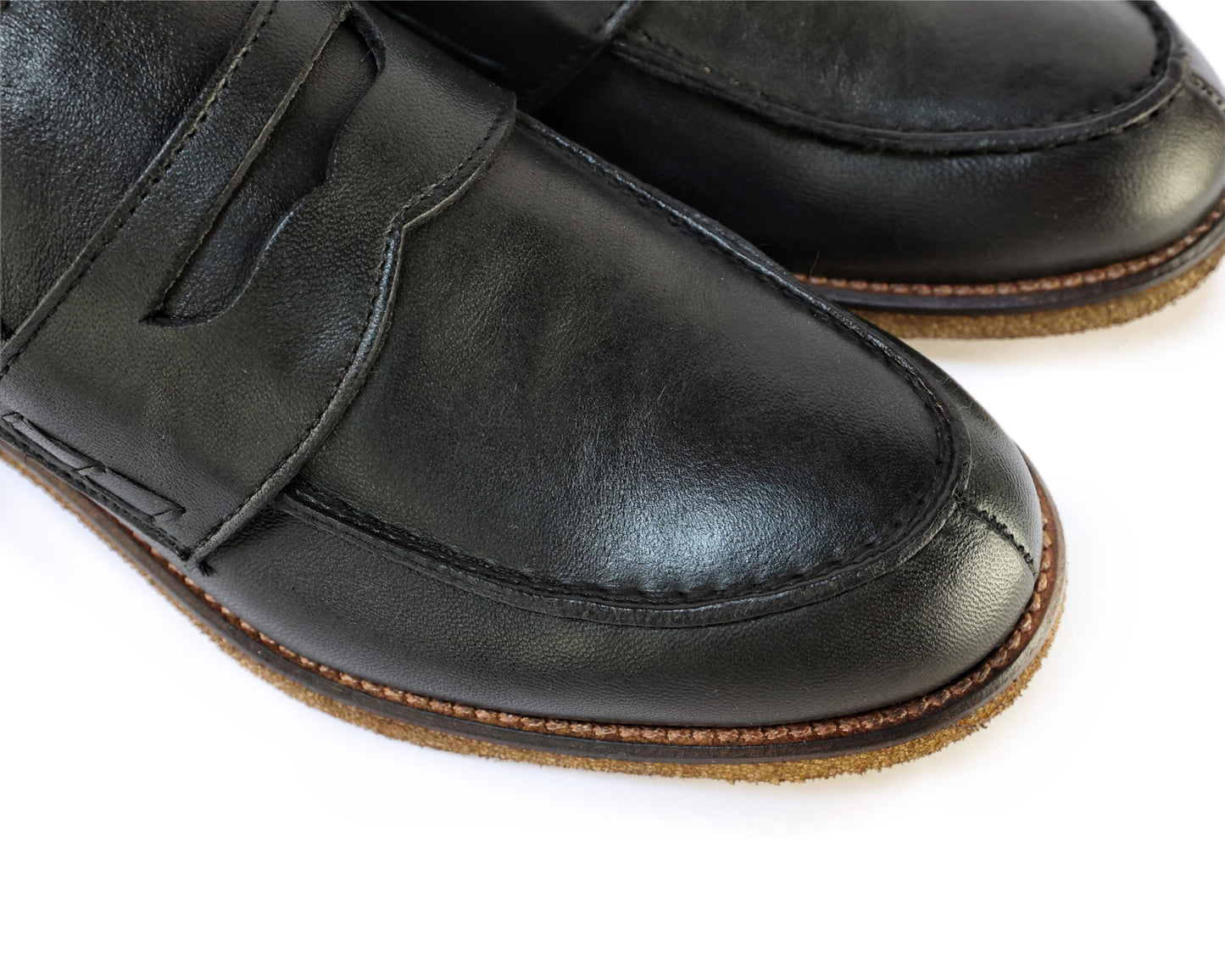Mocassins noirs pour étudiants