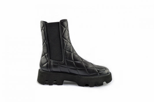 BLACK CHELSEA BOOT