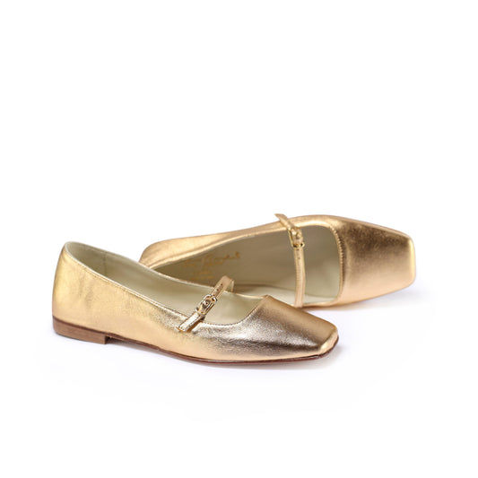 Dancer Lea Oro