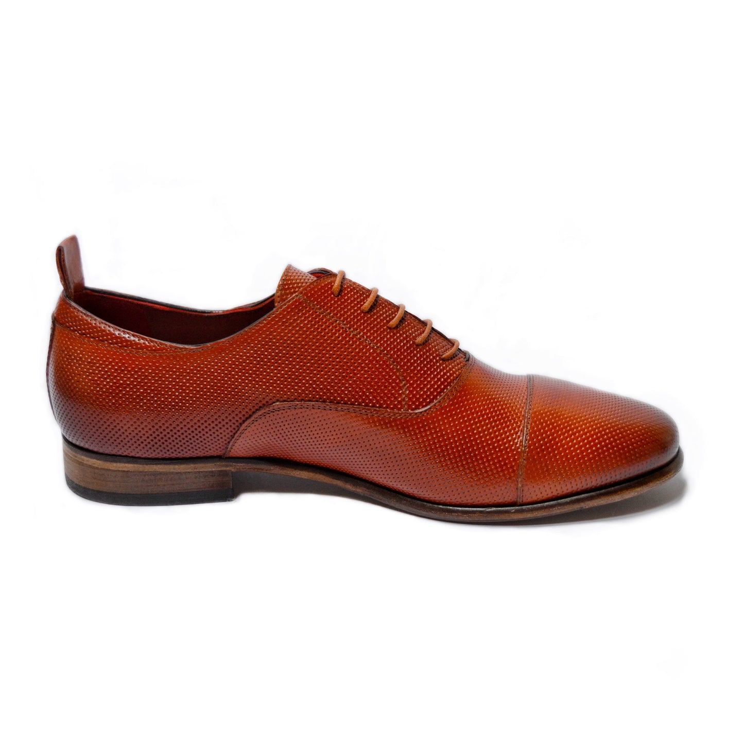 Elegant Oxfords in perforated leather