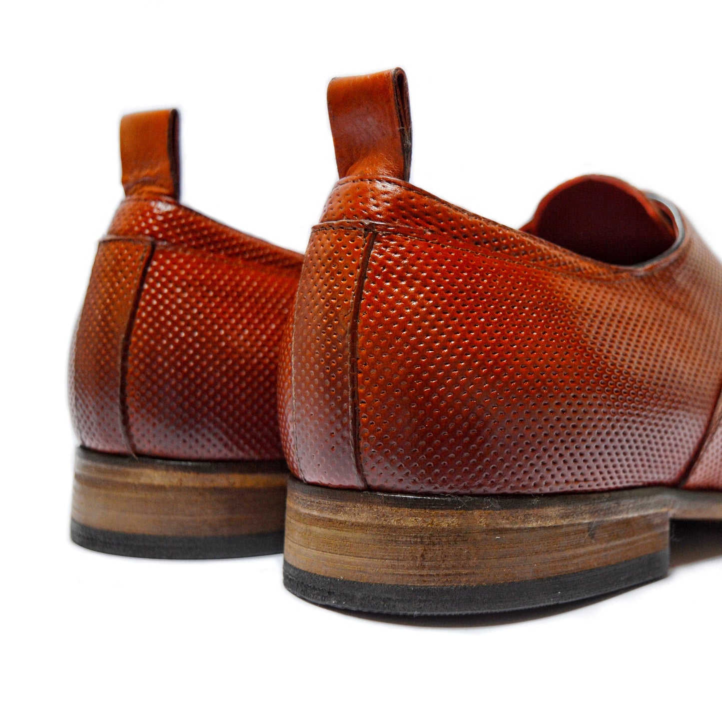 Elegant Oxfords in perforated leather